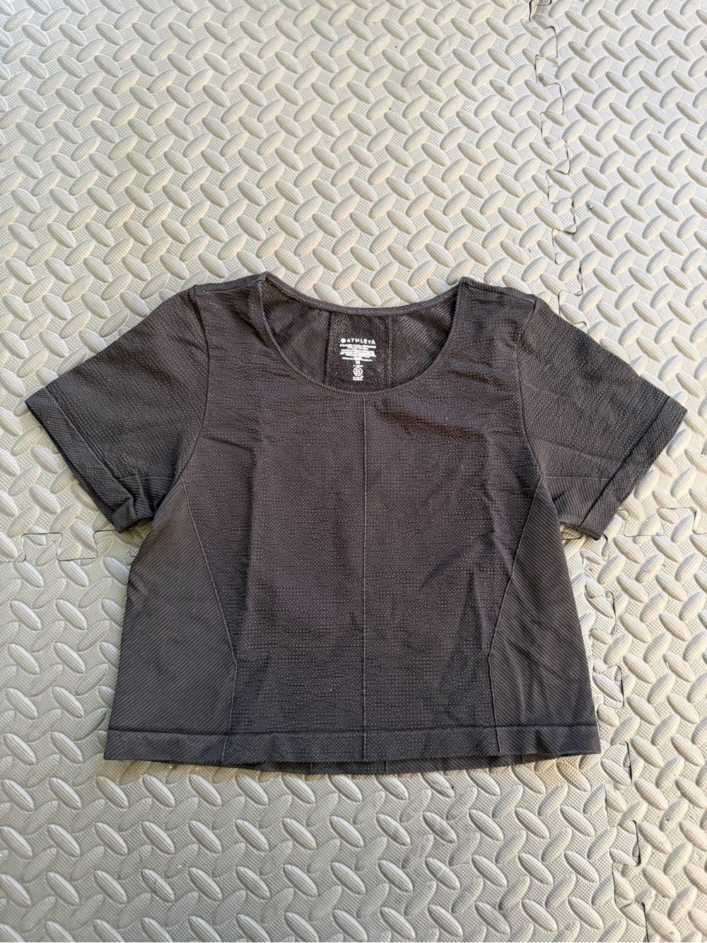 Athleta Black Cropped Performance Tee